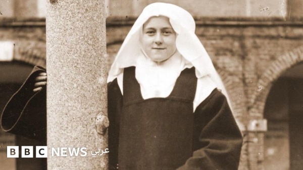 وردة المسيح والعندليب قصة القديسة تريز الطفل يسوع وسر لوحة عبد الحليم حافظ في كنيستها بمصر وردة المسيح والعندليب قصة القديسة تريز الطفل يسوع وسر لوحة عبد الحليم حافظ في كنيستها بمصر