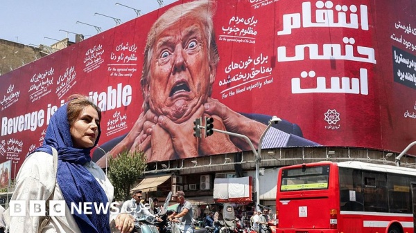 رهان واشنطن على انتفاضة الشعب الإيراني ضد النظام الحاكم سياسة فاشلة في الغارديان