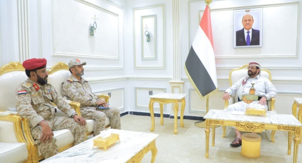 العرادة يدعو الأجهزة الأمنية في المهرة إلى تشديد مكافحة التهريب ورفع الجاهزية العرادة يدعو الأجهزة الأمنية في المهرة إلى تشديد مكافحة التهريب ورفع الجاهزية