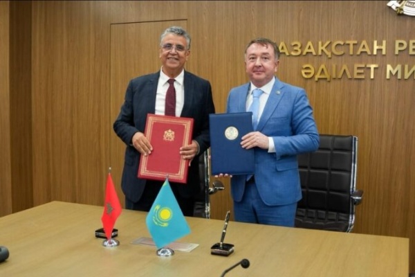 المغرب وكازاخستان يوقعان اتفاقية لتعزيز التعاون القضائي والمدني المغرب وكازاخستان يوقعان اتفاقية لتعزيز التعاون القضائي والمدني
