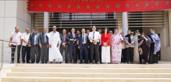 العيون مائدة مستديرة لبحث سبل الارتقاء بمواكبة مغاربة العالم وتحسين جودة الخدمات العيون مائدة مستديرة لبحث سبل الارتقاء بمواكبة مغاربة العالم وتحسين جودة الخدمات