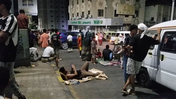 عدن احتجاجات ليلية في مديريتي كريتر والمعلا تنديد ا بتفاقم أزمة الكهرباء عدن احتجاجات ليلية في مديريتي كريتر والمعلا تنديد ا بتفاقم أزمة الكهرباء