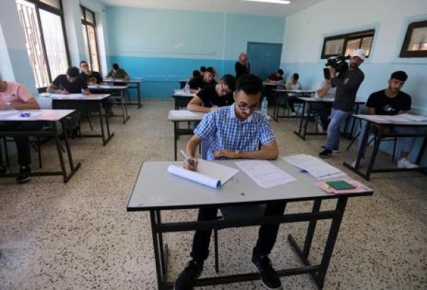 نحو 91 ألف طالب وطالبة يتقدمون اليوم لامتحان الثانوية العامة نحو 91 ألف طالب وطالبة يتقدمون اليوم لامتحان الثانوية العامة