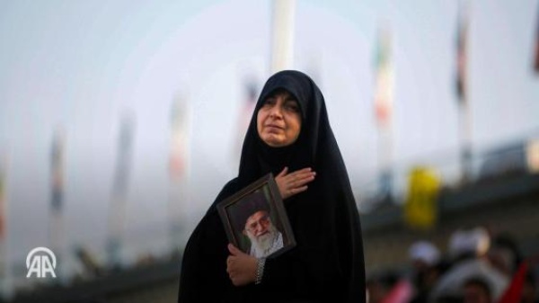 بمشاركة حاشدة انطلاق مراسم تشييع علي خامنئي في طهران تمهيد ا لدفنه في مشهد بمشاركة حاشدة انطلاق مراسم تشييع علي خامنئي في طهران تمهيد ا لدفنه في مشهد