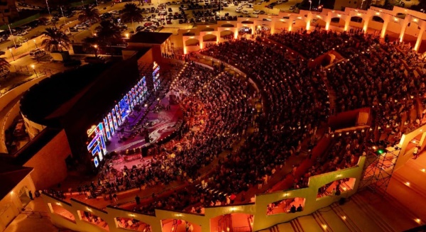 افتتاح ضخم لمهرجان المسرح الروماني مع نجوم التسعينات