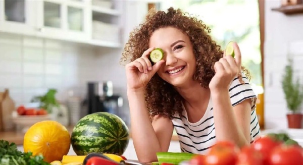 لحماية نظرك أطعمة لا تتخلى عنها في طبقك اليومي لحماية نظرك أطعمة لا تتخلى عنها في طبقك اليومي