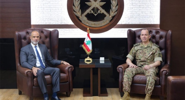إعادة تأهيل مطار القليعات بين قائد الجيش ورسامني إعادة تأهيل مطار القليعات بين قائد الجيش ورسامني