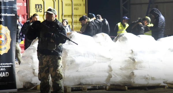 40 موقوف ا في أكبر شبكة مخدرات وملاحقة مديرها في بلجيكا 40 موقوف ا في أكبر شبكة مخدرات وملاحقة مديرها في بلجيكا