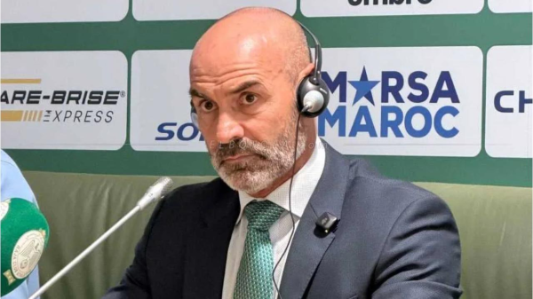 باكو خيميز يبدأ مهمته مع الرجاء ويكشف ملامح مشروعه الجديد باكو خيميز يبدأ مهمته مع الرجاء ويكشف ملامح مشروعه الجديد