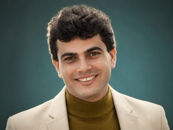 43 عاما على يا طريق الألبوم الذي صنع أول خطوة في رحلة عمرو دياب الغنائية 43 عاما على يا طريق الألبوم الذي صنع أول خطوة في رحلة عمرو دياب الغنائية