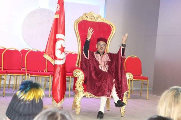 حكايات درويش في معرض أبو ظبي الدولي للكتاب