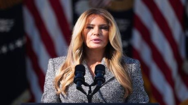 ميلانيا ترامب صحفيون أمريكيون سيتوجهون إلى أليوشكي خلال وقف إطلاق النار ميلانيا ترامب صحفيون أمريكيون سيتوجهون إلى أليوشكي خلال وقف إطلاق النار