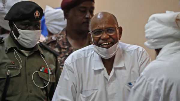 السودان الرئيس السابق عمر البشير يلتمس إذنا بالسفر إلى الخارج للعلاج