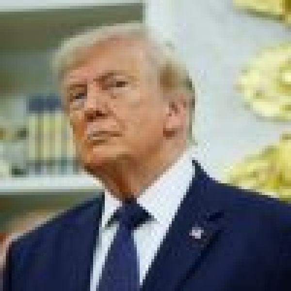 الرئيس الأمريكي يعلن انتهاء مذكرة التفاهم مع إيران وانفتاحه على استئنافها إذا رغب المفاوضون في ذلك الرئيس الأمريكي يعلن انتهاء مذكرة التفاهم مع إيران وانفتاحه على استئنافها إذا رغب المفاوضون في ذلك