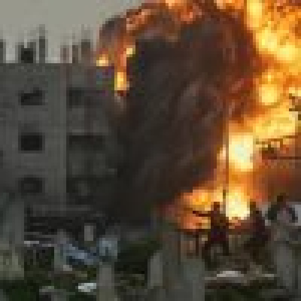 استشهاد فلسطيني وإصابة آخرين جراء اعتداءات قوات الاحتلال الإسرائيلي على قطاع غزة