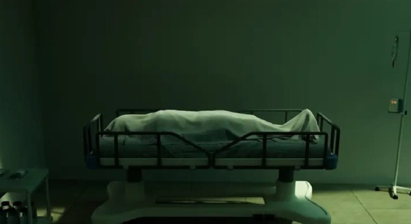 في أثينا اعتقال رجل أخفى جثة سيدة داخل حقيبة سفر في أثينا اعتقال رجل أخفى جثة سيدة داخل حقيبة سفر
