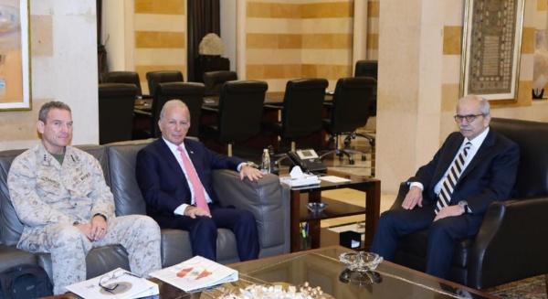 سلام التقى السفير الأميركي ورئيس مجموعة التنسيق العسكري الخاصة بلبنان سلام التقى السفير الأميركي ورئيس مجموعة التنسيق العسكري الخاصة بلبنان