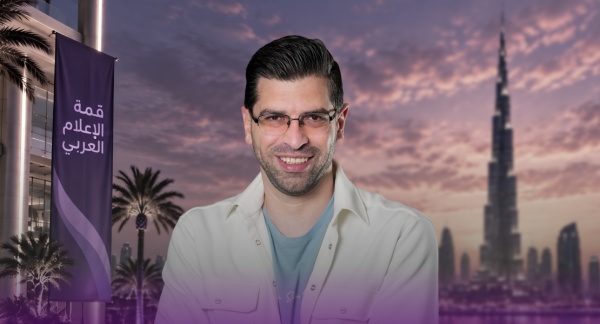 هنا ت ك متحدثا في قمة الإعلام العربي في دبي هنا ت ك متحدثا في قمة الإعلام العربي في دبي
