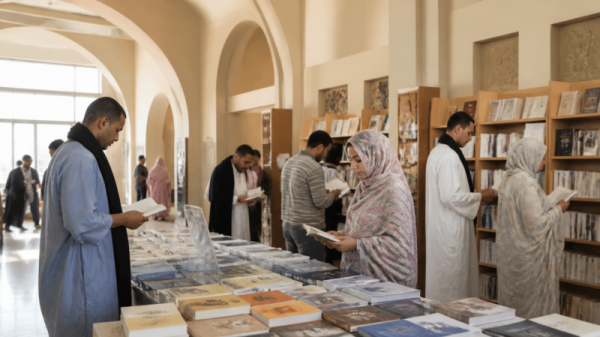بوجدور تحتضن الدورة السابعة عشرة للمعرض الجهوي للكتاب والنشر بمشاركة أزيد من 30 عارضا بوجدور تحتضن الدورة السابعة عشرة للمعرض الجهوي للكتاب والنشر بمشاركة أزيد من 30 عارضا