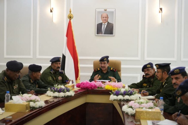 وزير الداخلية يترأس اجتماعا موسعا لمناقشة المستجدات الأمنية والتعبئة العامة وزير الداخلية يترأس اجتماعا موسعا لمناقشة المستجدات الأمنية والتعبئة العامة