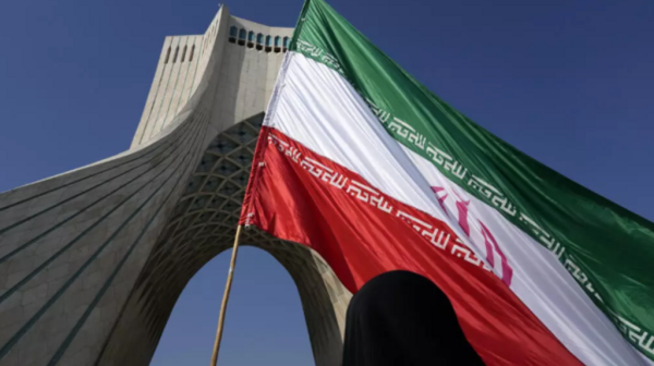 بينها فرنسا وبريطانيا أكثر من 30 دولة تحث إيران على الكف فورا عن تطبيق عقوبة الإعدام