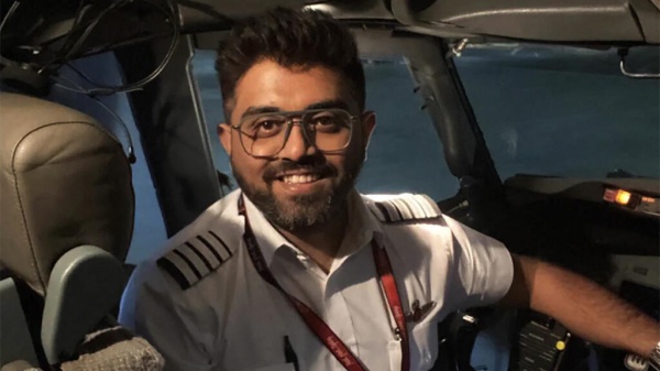 نتانياهو ومودي يشيدان بالطيار الهندي بعد إحباط ما ي عتقد أنه محاولة لإسقاط طائرة فلاي دبي نتانياهو ومودي يشيدان بالطيار الهندي بعد إحباط ما ي عتقد أنه محاولة لإسقاط طائرة فلاي دبي