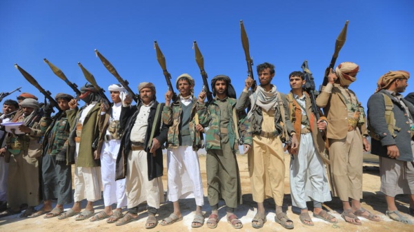 الحوثيون يعلنون حظرا بحريا على السعودية وسط تصعيد أمريكي إيراني الحوثيون يعلنون حظرا بحريا على السعودية وسط تصعيد أمريكي إيراني
