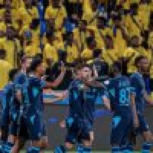 الاتحاد السعودي لكرة القدم ورابطة دوري المحترفين يستنكران هتافات الجماهير بمباراة التعاون والهلال ضمن الجولة السابعة الاتحاد السعودي لكرة القدم ورابطة دوري المحترفين يستنكران هتافات الجماهير بمباراة التعاون والهلال ضمن الجولة السابعة