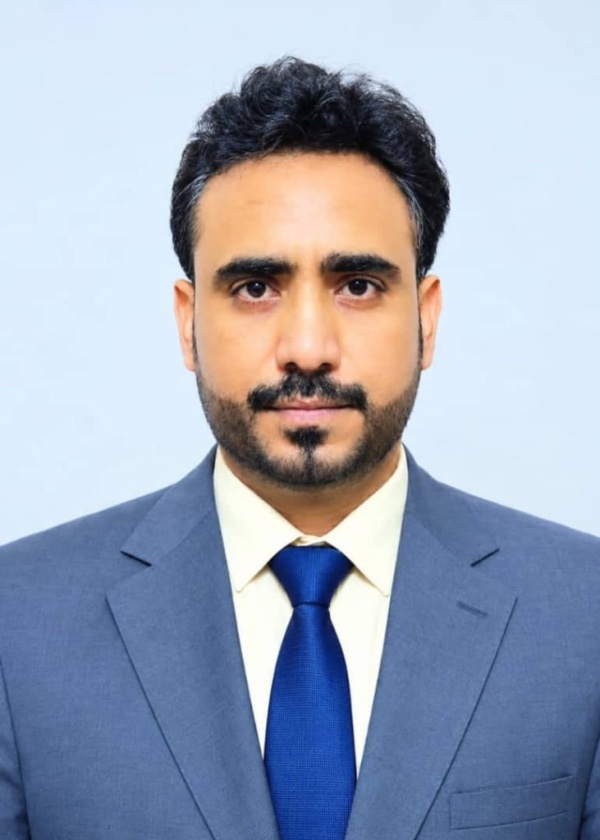 عيدروس الحامد دماء الشهداء ليست ذكرى وإنما عهد يحدد موقفنا ويحمي الأرض عيدروس الحامد دماء الشهداء ليست ذكرى وإنما عهد يحدد موقفنا ويحمي الأرض