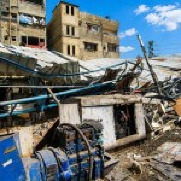 اللتر بـ1300 دولار ماذا يعني نقص زيوت مولدات الكهرباء في غزة سياسة اللتر بـ1300 دولار ماذا يعني نقص زيوت مولدات الكهرباء في غزة سياسة