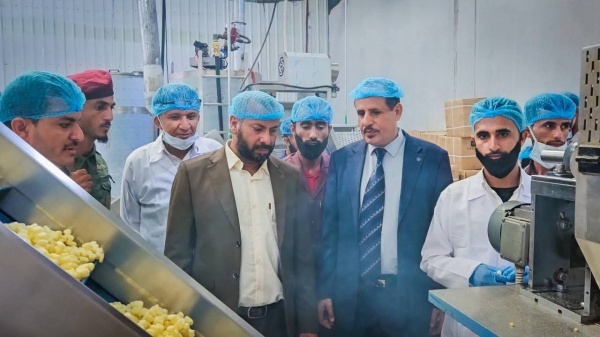 خلال افتتاح مصنع زوى محافظ الضالع يؤكد على تقديم كافة التسهيلات للمستثمرين خلال افتتاح مصنع زوى محافظ الضالع يؤكد على تقديم كافة التسهيلات للمستثمرين