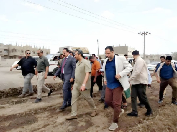 وزير الأشغال ومحافظ لحج يدش نان حزمة مشاريع بقطاع البنية التحتية للنقل وزير الأشغال ومحافظ لحج يدش نان حزمة مشاريع بقطاع البنية التحتية للنقل