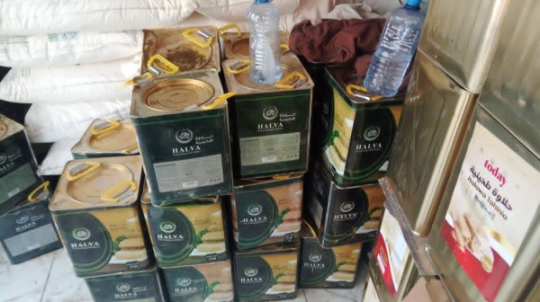 صناعة مأرب ضبط طن ونصف من الحلاوة الطحينية التالفة بسبب سوء النقل والتخزين صناعة مأرب ضبط طن ونصف من الحلاوة الطحينية التالفة بسبب سوء النقل والتخزين