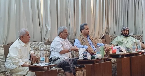 محافظ لحج الحالمي يزور مستشار مجلس القيادة الفريق أحمد تركي ويؤكدان على وحدة الصف وتعزيز الاستقرار بالمحافظة محافظ لحج الحالمي يزور مستشار مجلس القيادة الفريق أحمد تركي ويؤكدان على وحدة الصف وتعزيز الاستقرار بالمحافظة