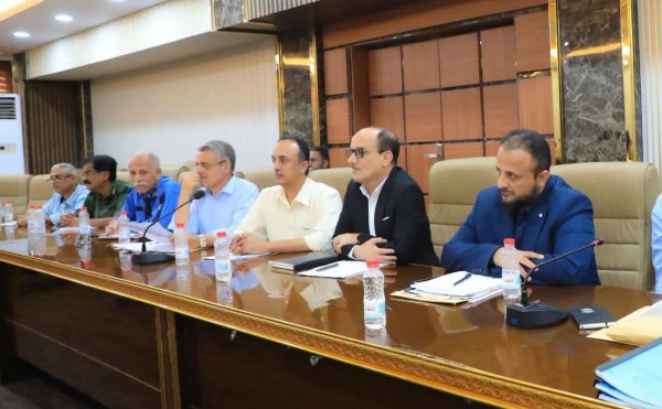 برئاسة المحافظ شيخ فريق الأزمة والطوارئ يستعرض الخطوات العملية لمعالجة الإشكاليات والتعامل مع التحديات برئاسة المحافظ شيخ فريق الأزمة والطوارئ يستعرض الخطوات العملية لمعالجة الإشكاليات والتعامل مع التحديات