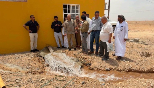 الوزير الشرجبي يتفقد حقل مياه فوري غرب مدينة الغيضة الوزير الشرجبي يتفقد حقل مياه فوري غرب مدينة الغيضة