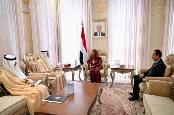 وزيرة الخارجية تبحث مع السفير الكويتي سبل تعزيز العلاقات الثنائية
