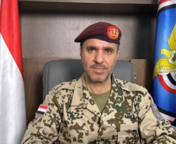 صادق دويد الحوثيون أطلقوا 40 صاروخ ا باليستي ا و46 مسي رة خلال أيام واستهدفوا أعيان ا مدنية