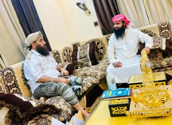 قائد المنطقة العسكرية الرابعة يلتقي بالمقدم مياس الجعدني لوضع خطة عمل مشتركة للقضاء على أفة المخدرات بالمنافذ البرية والبحرية قائد المنطقة العسكرية الرابعة يلتقي بالمقدم مياس الجعدني لوضع خطة عمل مشتركة للقضاء على أفة المخدرات بالمنافذ البرية والبحرية