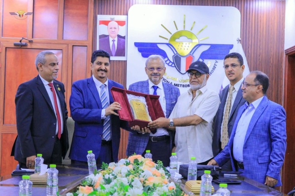 تنفيذا لقرار معالي وزير النقل إجراء مراسيم الاستلام والتسليم بين وكيلي هيئة الطيران المدني والأرصاد الجديد والسابق