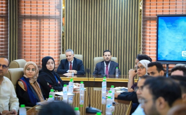 وزير الشؤون الاجتماعية والعمل ووزير الدولة محافظ العاصمة عدن يبحثان مع أوتشا والمنظمات الإنسانية تعزيز الاستجابة لموجات النزوح وزير الشؤون الاجتماعية والعمل ووزير الدولة محافظ العاصمة عدن يبحثان مع أوتشا والمنظمات الإنسانية تعزيز الاستجابة لموجات النزوح