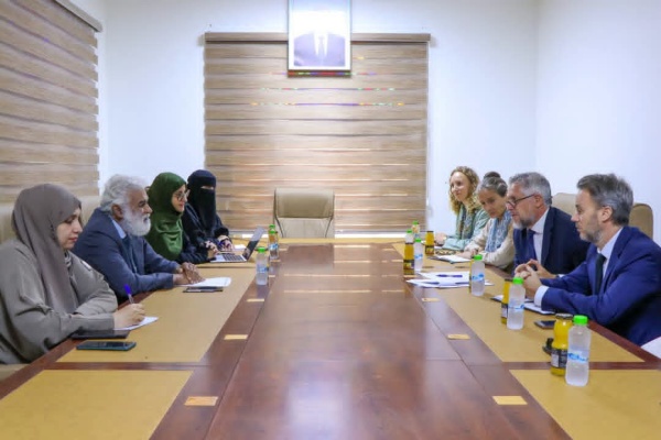 وزير التخطيط يبحث مع سفير الاتحاد الاوروبي وسفيرة هولندا دعم جهود التنمية في اليمن وزير التخطيط يبحث مع سفير الاتحاد الاوروبي وسفيرة هولندا دعم جهود التنمية في اليمن