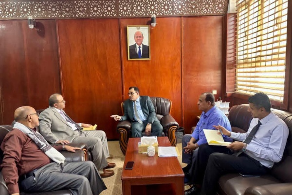 الوزير السقطري يبحث مع محافظ البيضاء أوضاع القطاع الزراعي وتحديات استعادة النشاط التنموي الوزير السقطري يبحث مع محافظ البيضاء أوضاع القطاع الزراعي وتحديات استعادة النشاط التنموي