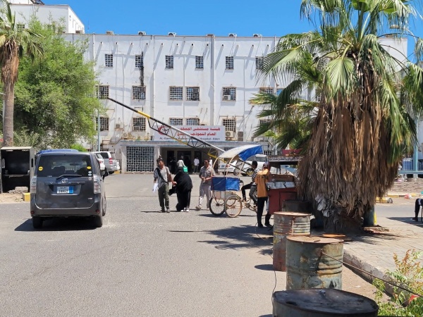 مستشفى الجمهورية بعدن يعلن عن رغبته بالتعاقد مع 117 ممرض ا برواتب مجزية مستشفى الجمهورية بعدن يعلن عن رغبته بالتعاقد مع 117 ممرض ا برواتب مجزية