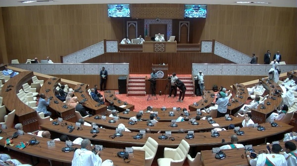 احتجاجا على منع برلمانيتين من الدخول المعارضة تقاطع جلسة للبرلمان احتجاجا على منع برلمانيتين من الدخول المعارضة تقاطع جلسة للبرلمان