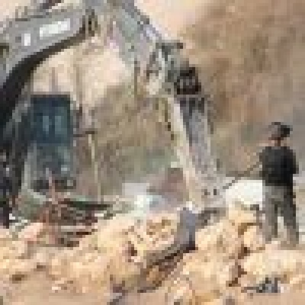 الاحتلال الإسرائيلي ينفذ عمليات هدم واسعة بالضفة الغربية