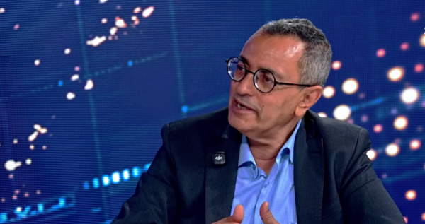 من الأيدي التي تدفع من وراء الحدود الشباب نحو سبتة ولماذا في عيد العرش بالذات