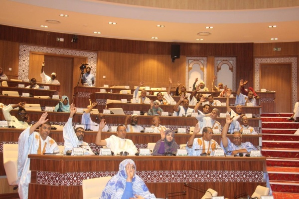 البرلمان يصدق على مشروع القانون المعدل لنظام الشرطة الوطنية البرلمان يصدق على مشروع القانون المعدل لنظام الشرطة الوطنية