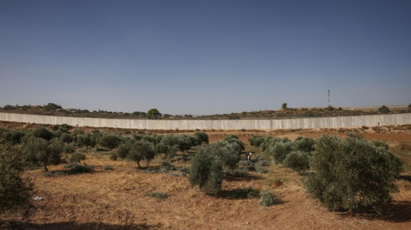 الضفة الغربية مستوطنون يهاجمون موكبا دبلوماسيا ويعتدون بالضرب على رئيس بلدية فرنسي الضفة الغربية مستوطنون يهاجمون موكبا دبلوماسيا ويعتدون بالضرب على رئيس بلدية فرنسي