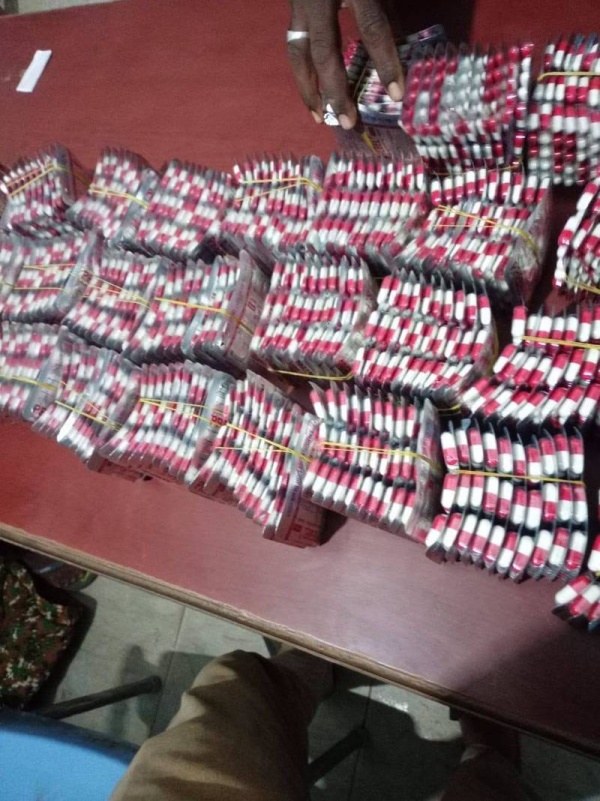 ضبط حبات نيرفاكس بنهر النيل إحباط تهريب شحنة بشندي ضبط حبات نيرفاكس بنهر النيل إحباط تهريب شحنة بشندي